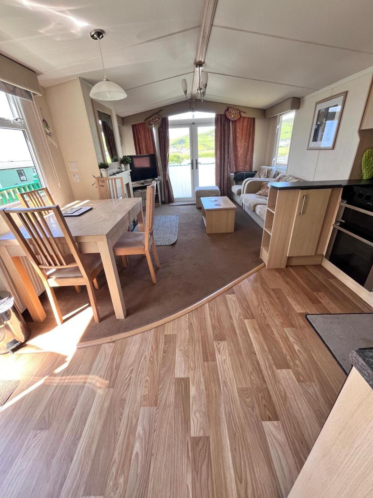Van Number 123 Beautiful Caravan Sleeps 4 Aberystwyth Dış mekan fotoğraf