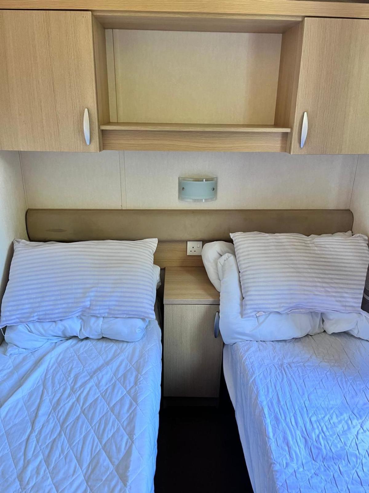 Van Number 123 Beautiful Caravan Sleeps 4 Aberystwyth Dış mekan fotoğraf