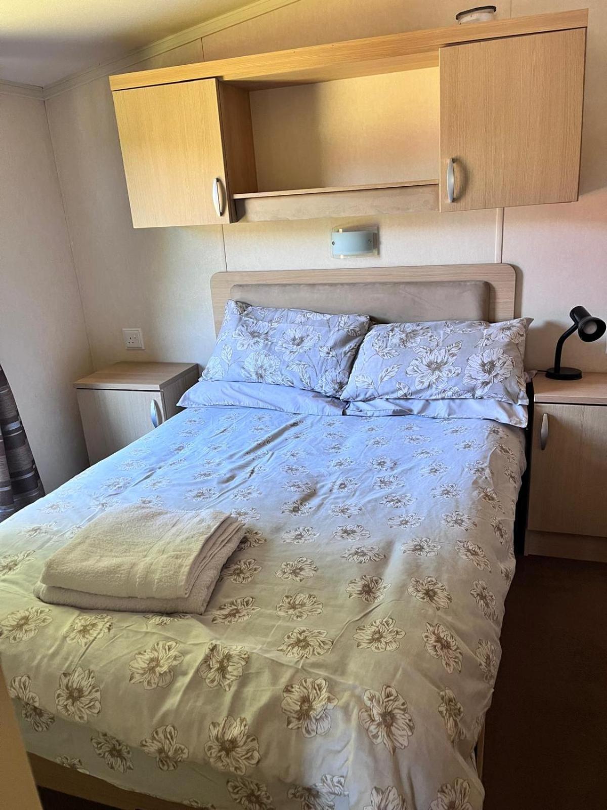Van Number 123 Beautiful Caravan Sleeps 4 Aberystwyth Dış mekan fotoğraf